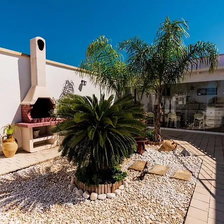 Noemi Bed & Breakfast 4*