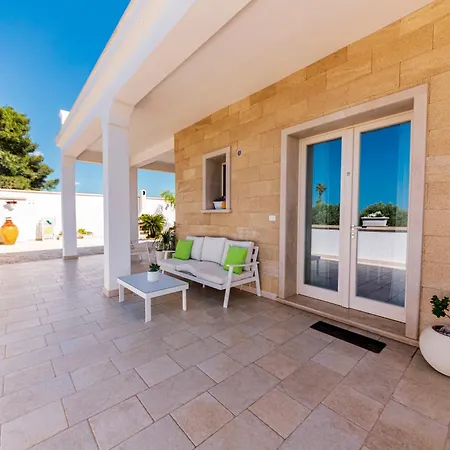 Noemi Oda ve Kahvaltı