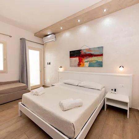Noemi 4*