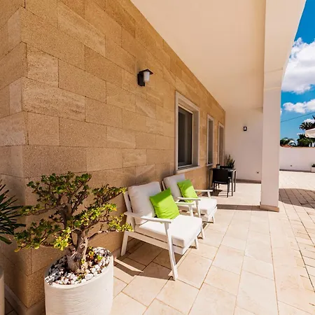 Noemi Oda ve Kahvaltı Porto Cesareo